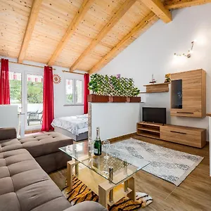 Heidi 2 Apartmán Umag